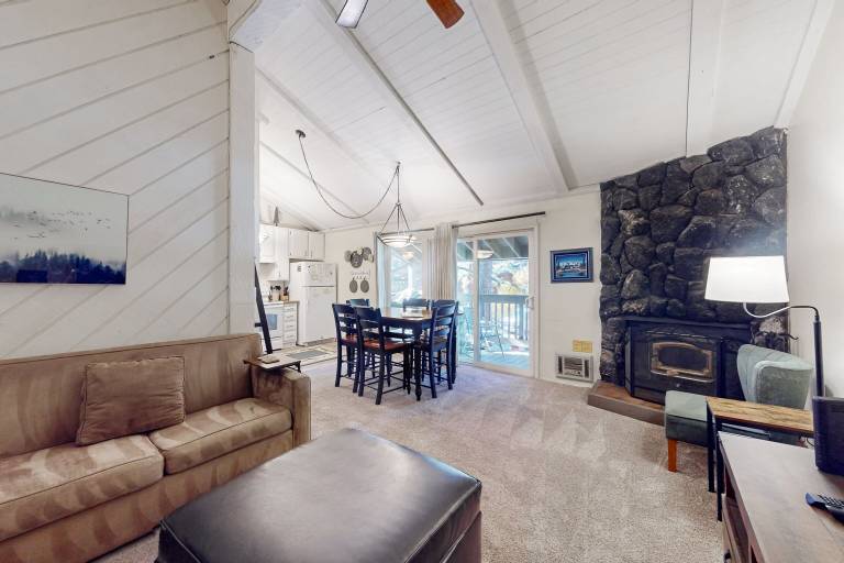 Condo  Mammoth Lakes